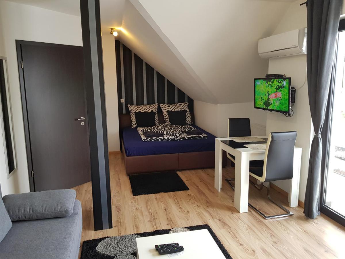 Honfoglalas Apartment บุค ภายนอก รูปภาพ